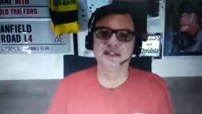 O mesmo que escrachou o Santos e principalmente o Palmeiras por terem feito um jogo feio agora vem com o papo de que não tem nada demais, 