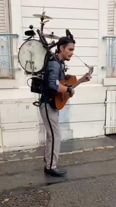 Argentinian one man band