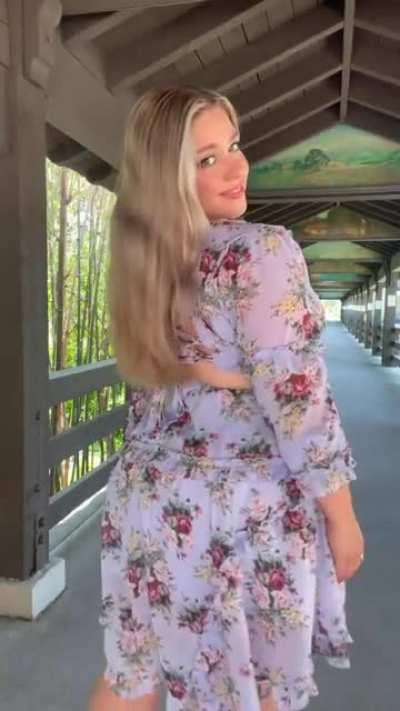 Looking gorgeous in a dress!!