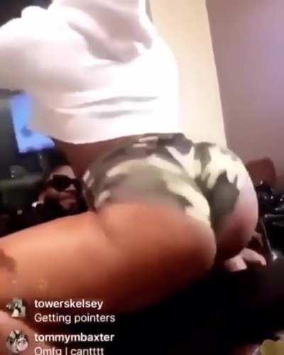 I wouldn’t last 1 minute with her on top of me 😳😭😍