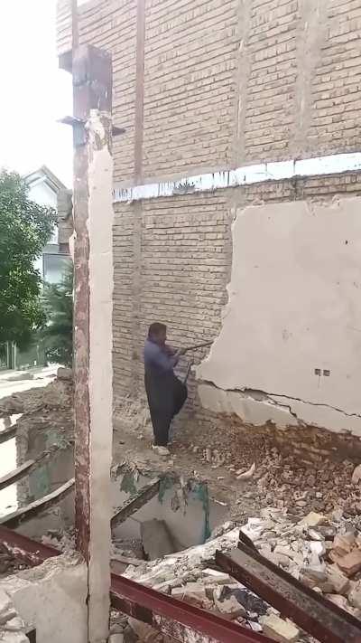 Darwin never sleeps NSFW NSFL 