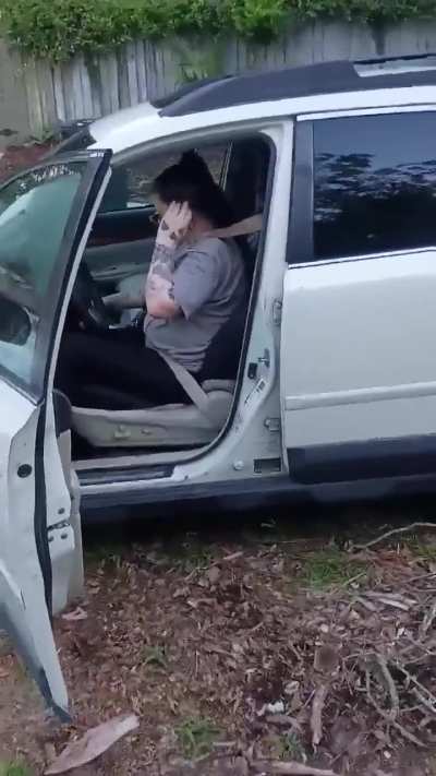 A girl passed out at the wheel & a stranger tried to help🚨