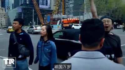 这个粉红是从哪一个精神病院逃出来的？