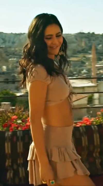 All OG Cumdumpsters have a Master to which they stay Loyal and here is One Evergreen Slut serving her Master. The only hot portion I can find from her new song as it involves her Cum Gulping Navel. Buddhi Raand toh ab saayad isse jyada kuch kar bhi nhi sa