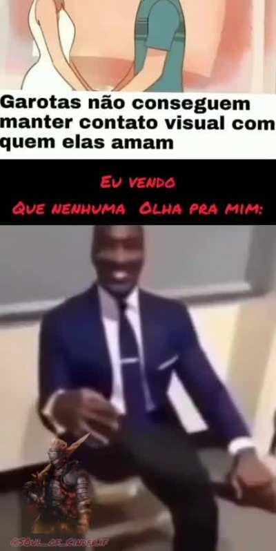 As garotas olham e fogem