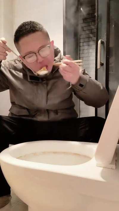 most hygienic way to eat instant noodle in china