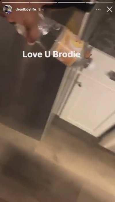 This nigga laugh like Peter Griffin😭