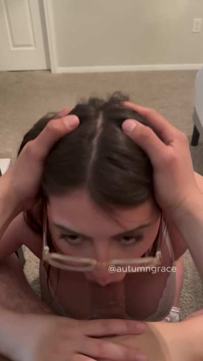 I just turned 18 and got on my knees for him 😇