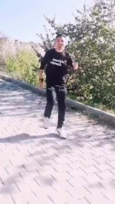 AŞIK OLDUM BİR KIZA ONUN ADI GULSHADA