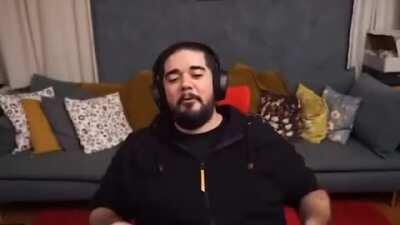 Cs Titanları neden sevdiğini anlatıyor.