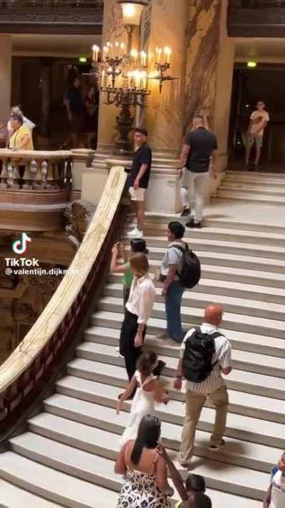 It was captioned âMesmerized by the beauty around meâ