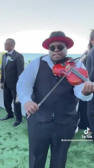 Bro’a killing it with a violin 🎻