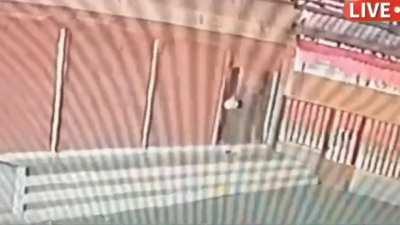 Playing games on a phone while charging