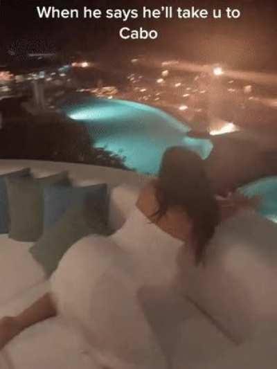 Addison Rae showing off that jiggly ass