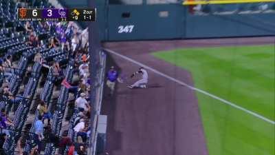 [Highlight] Austin Slater makes a game-ending catch while sliding into the left-field wall