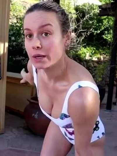 Why you think she’s bend like that?