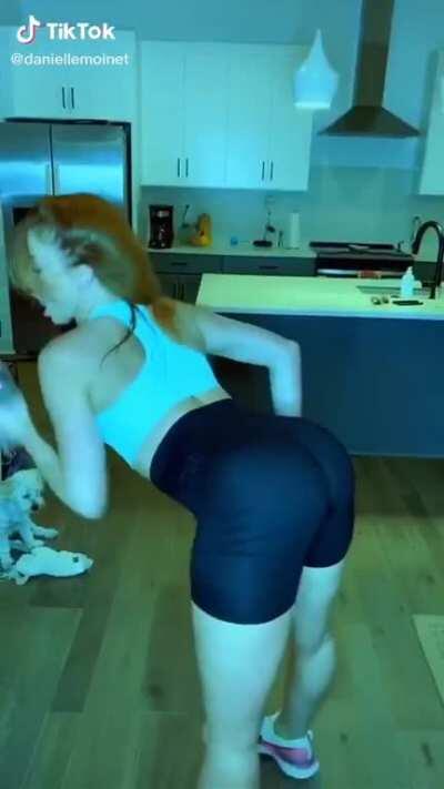 Summer Rae (Danielle Moinet)