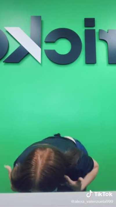 what do y’all think about this girl