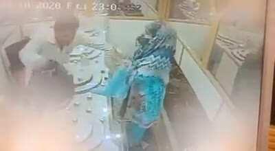 Оружие не так работает, теперь посидит подумает