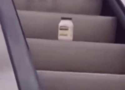 Mayonese on escalator