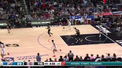 [Highlight] Bones lobs it up for Brodie for the slam