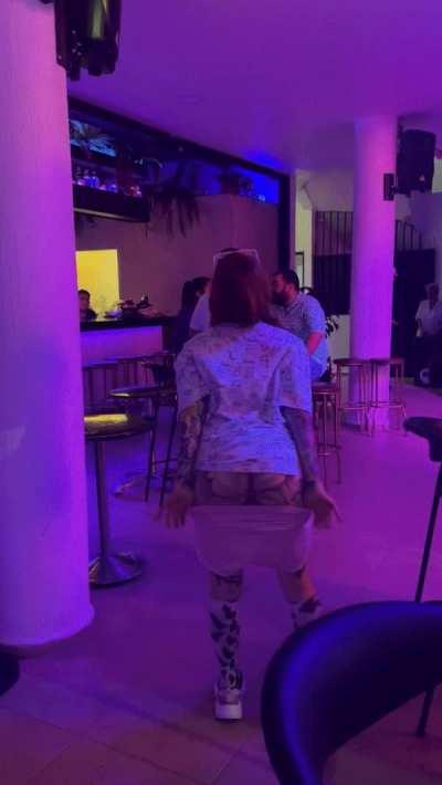 I love flashing at the bar