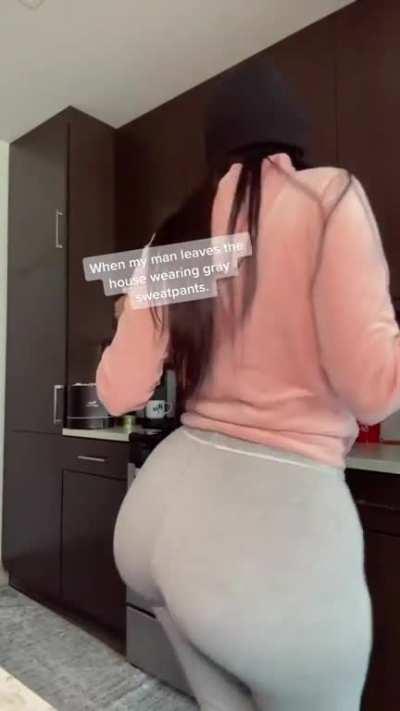 grey tights for the win 😍