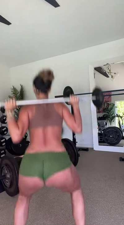 Sommer working out [Snap September 2023]