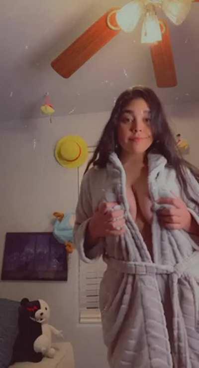 Join me in the shower Papi