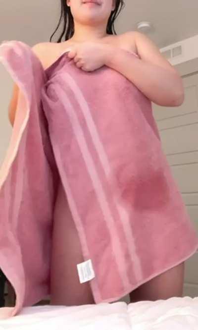 Would you ever fuck a curvy Korean girl 😳