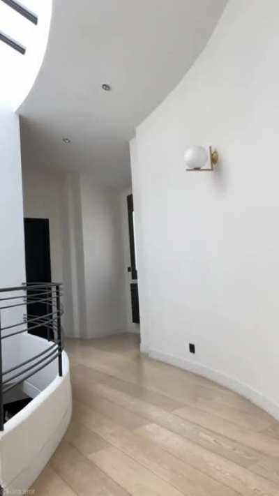 The many classy/sexy looks of Kiara Amato