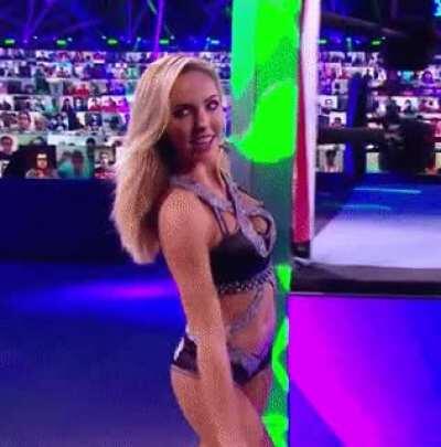 Pretty Peyton Royce. Such a doll!!😍🤩