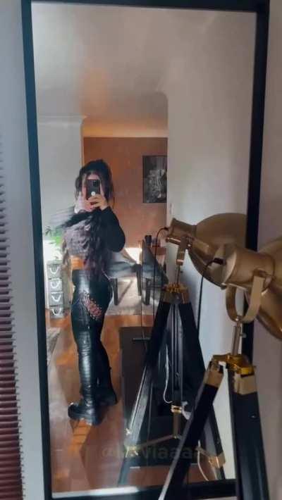 Leather trouser love 🖤