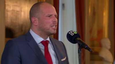 [Theo Francken] 