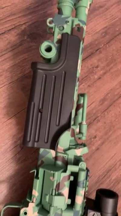 Splinter camouflage M249 video