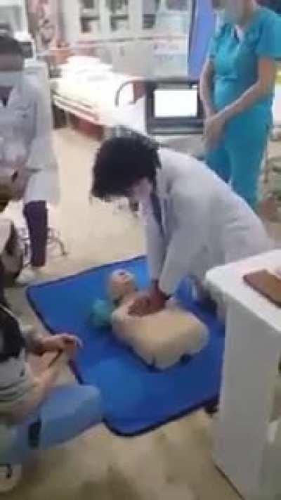 To do a cpr