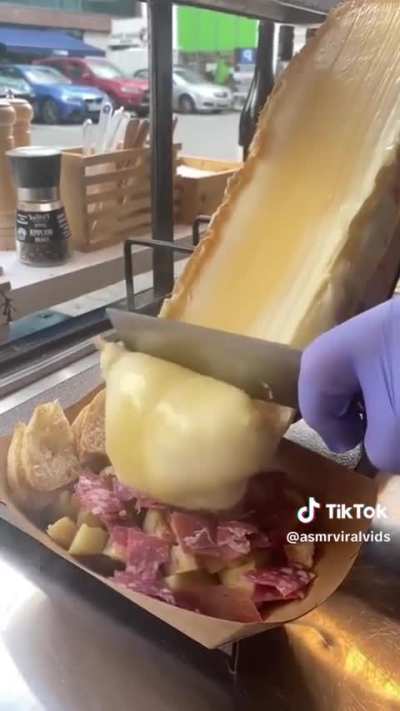 1 minuto de ✨raclette fundido✨