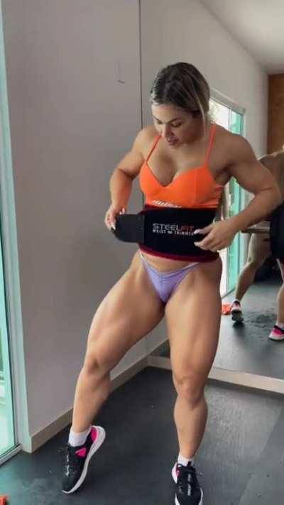 THAT 🐱 is SWEATING