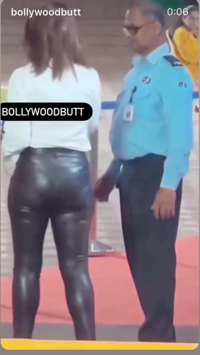 Kareena Kapoor in jeans 🥵