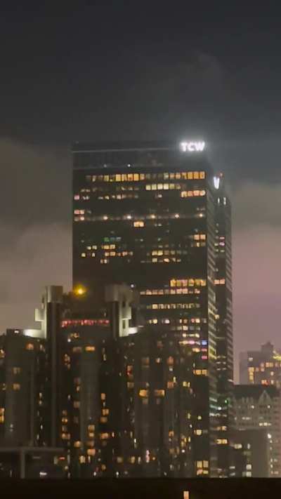 6/29 - 11:59pm: Appears the center light stays on again as the others continue to strobe.