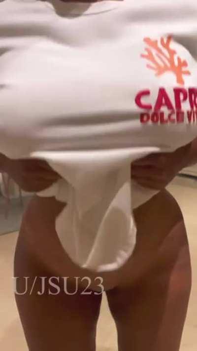 Borned in 1981, still fuckable ?