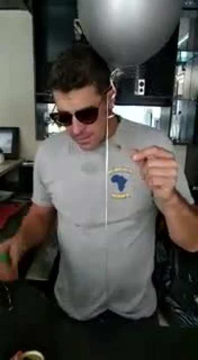 Man does 5 types of drug in 2 minutes