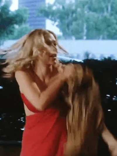 Scarlett Johansson 🤤 ass grab and Boob bouncing🥵