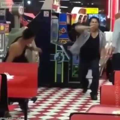 Guy Who Owns a George Foreman Grill Settles Turf Dispute Between Kingpin and First Round Pick UFC Hall of Famer