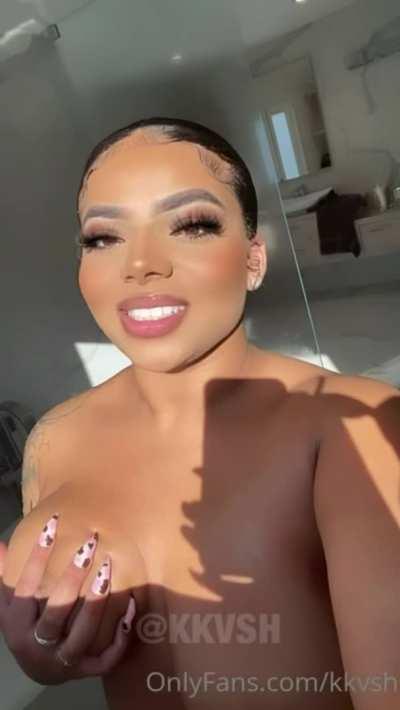 Sun kissed☀️Her full, up to date OF content folder⬇️