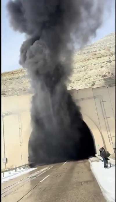 Truck driver narrowly escaped death - Green River Tunnel pile up in Wyoming