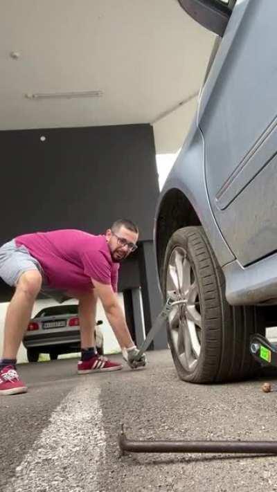 Хорошо, что в городе, а не в ебенях