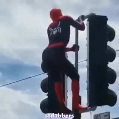 cena retirada do miranha no miranhaverso (tem audio estourado)