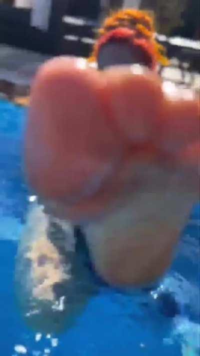 Lena Scissorhands - Infected Rain