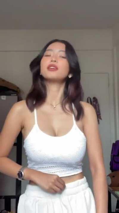 Busty, petite & Pretty Amber 10/10 pinay.